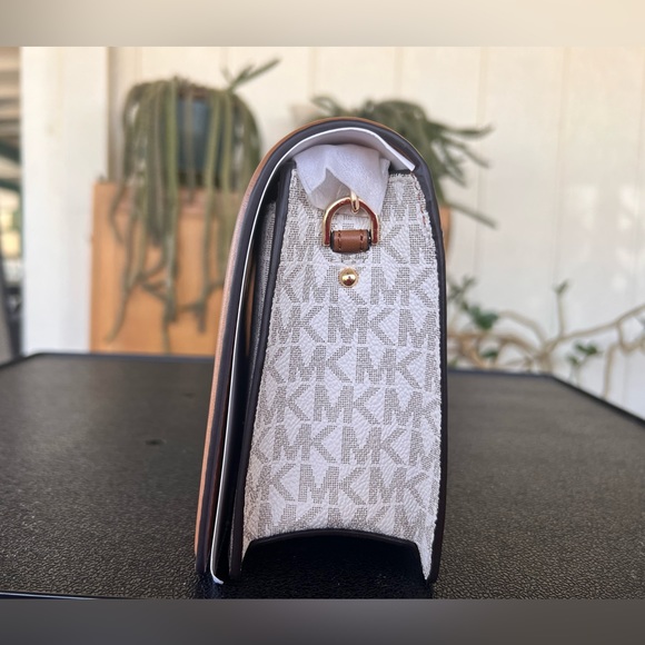 69. Michael Kors JET SET Small Full Flap Chain Crossbody - Picture 7 of 8